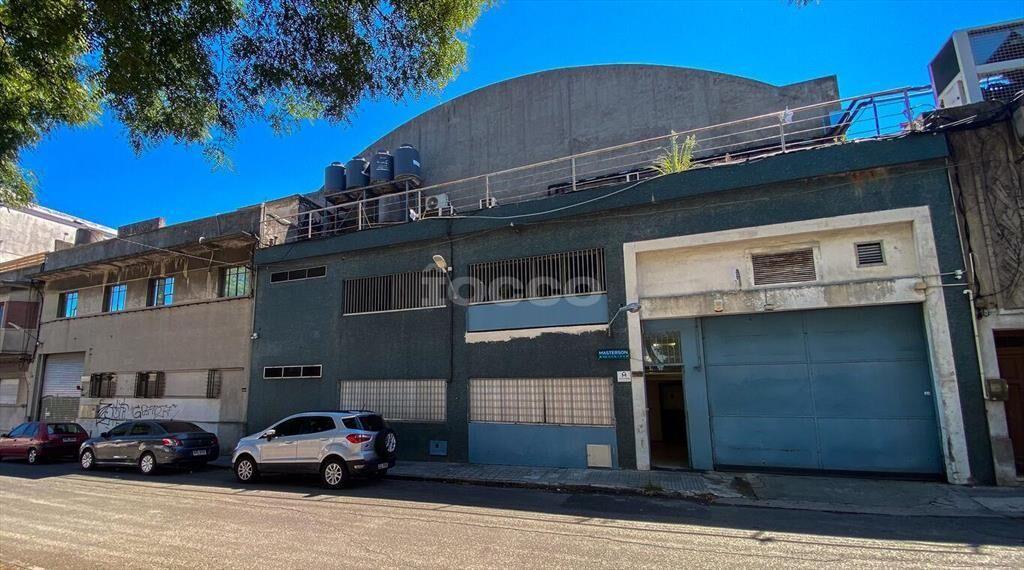 TERRENO CON SALIDA A 2 CALLES EN ZONA DE VIVIENDA PROMOVIDA