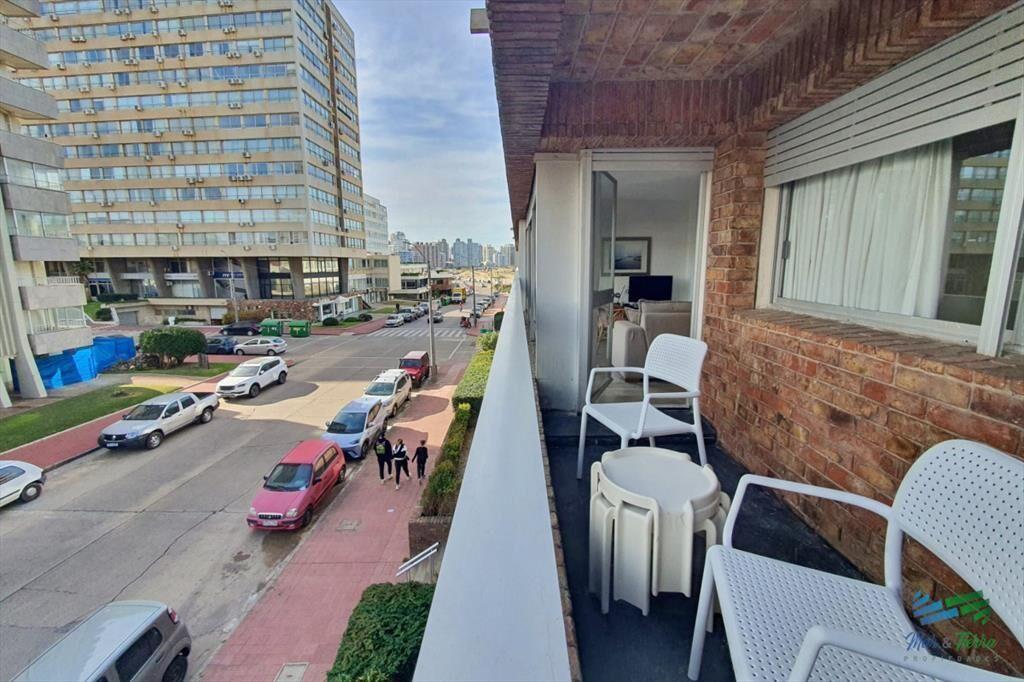 En venta apartamento 3 dormitorios con parrillero propio y