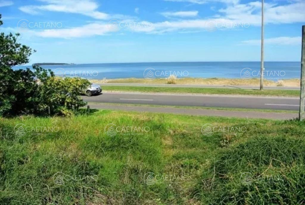 Venta terreno primera línea playa manas Punta