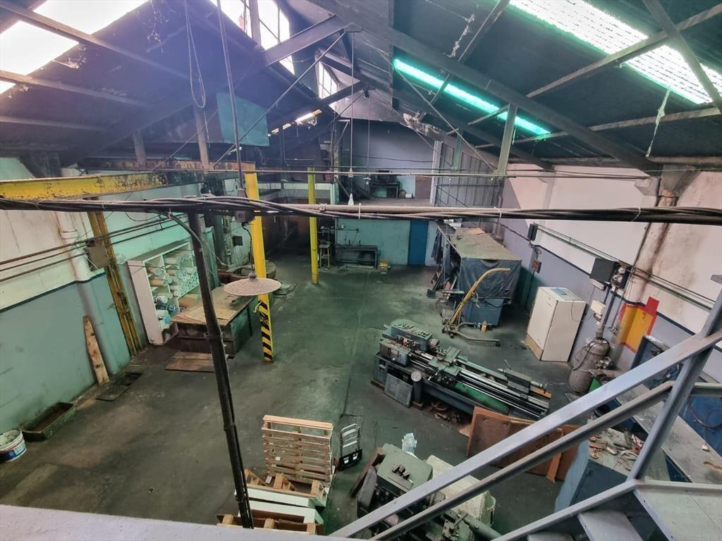 Proximo Agraciada y San Martín, 931 m2, dos naves , oficina