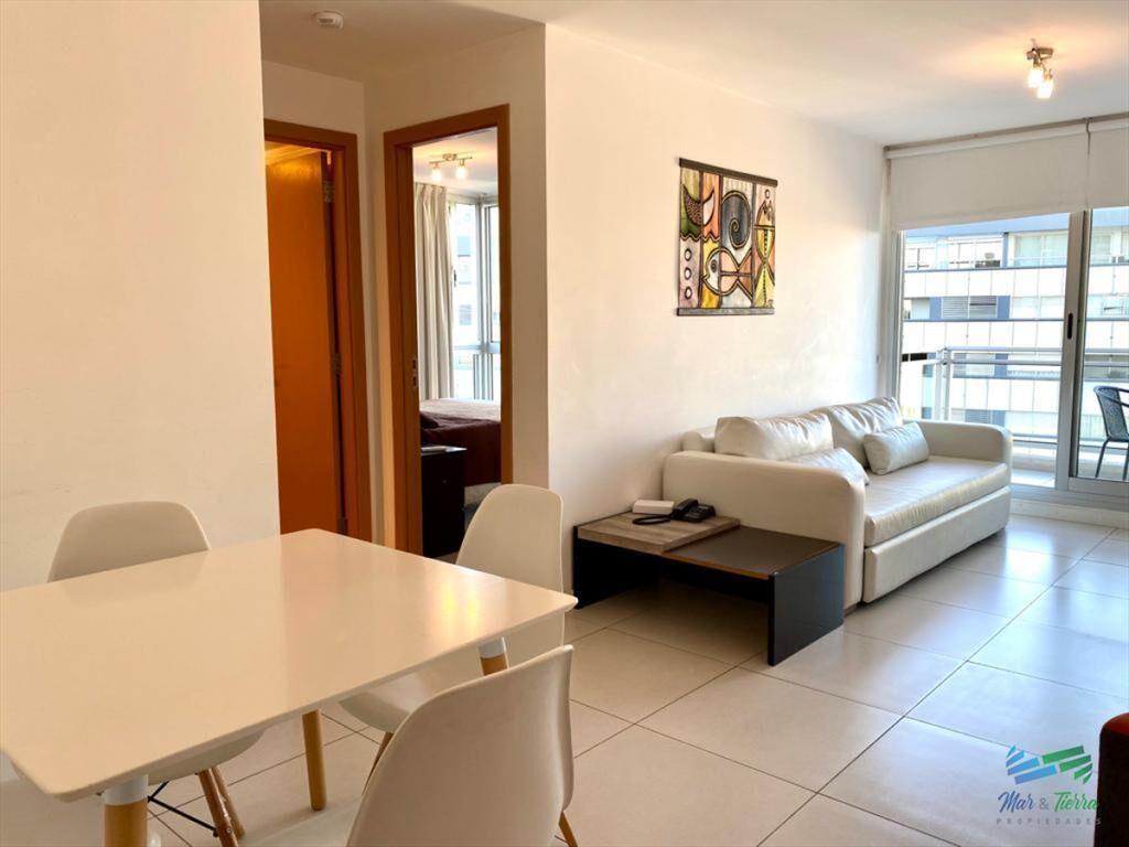 ALQUILER ANUAL, EDIFICIO CON SERVICIOS, 1 DORMITORIO, PUNTA
