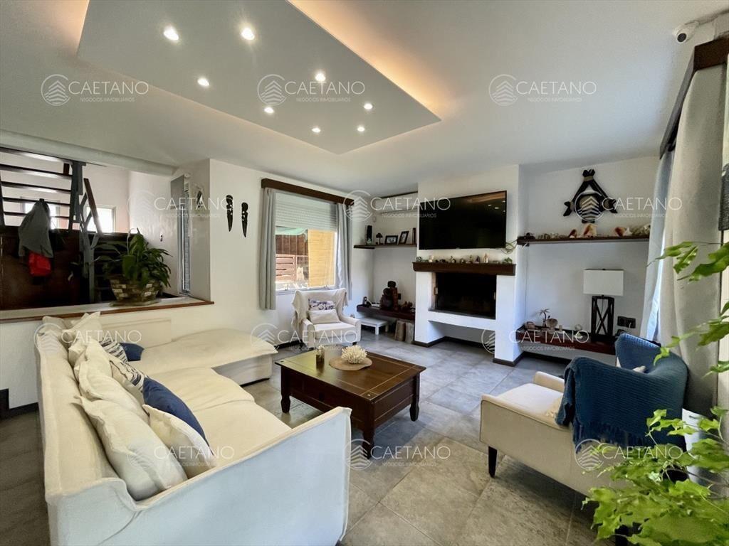 Venta casa 4 dormitorios Pinares Punta del Este