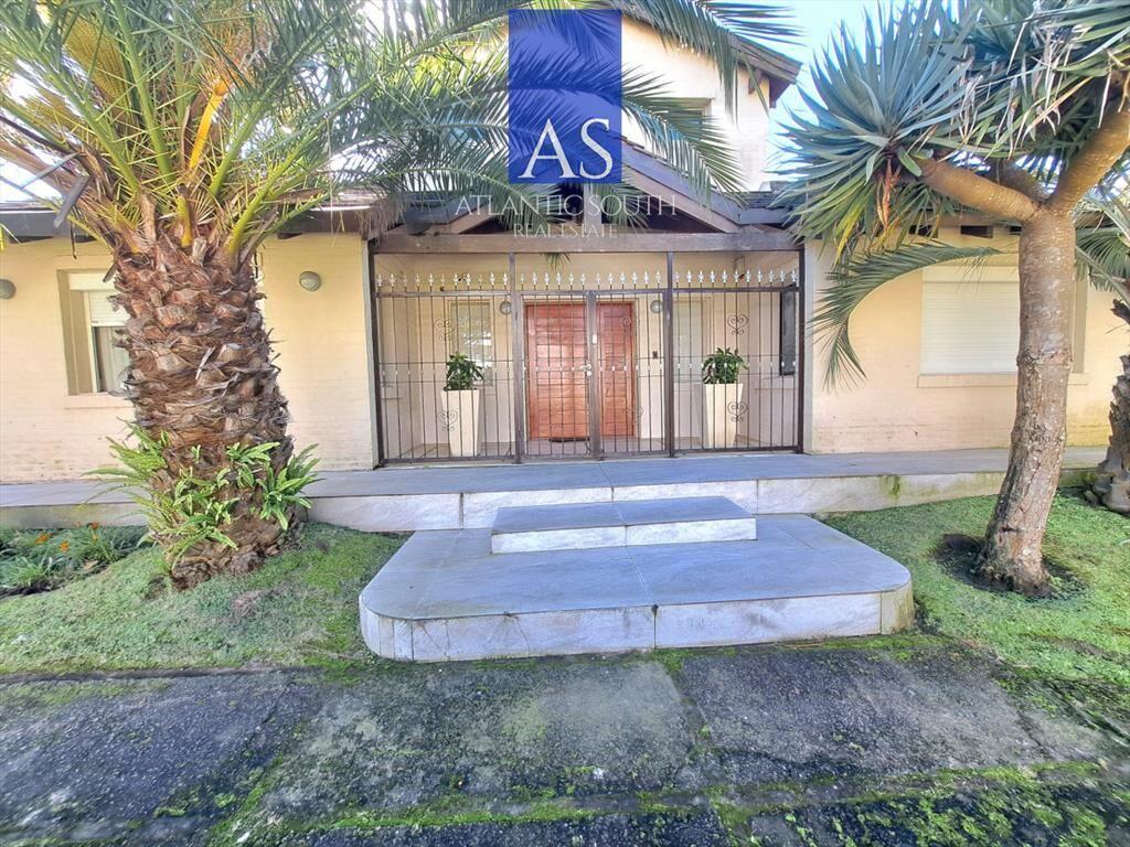 xclusiva Casa con Piscina y Gran JardÃ­n en del