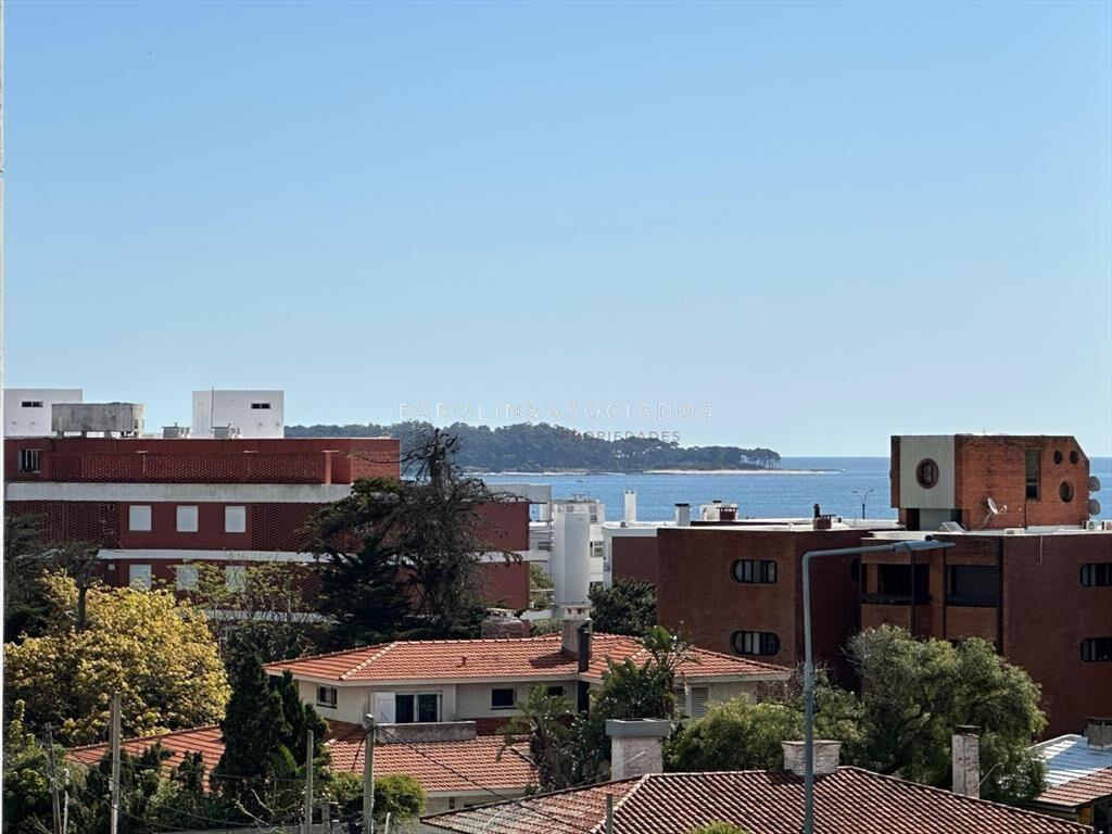 Apartamento en venta de 2 dormitorios en edificio