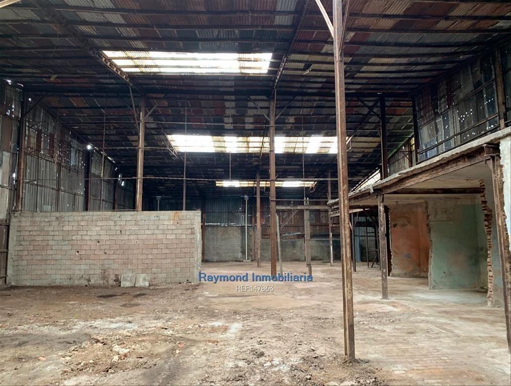Local de 1500m2 en Bazzano a metros de Gral Flores