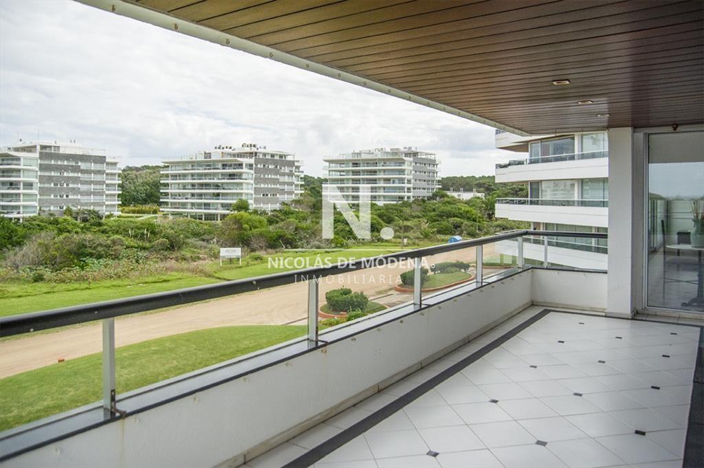 Apartamento de 4 dormitorios en Brava - Punta del