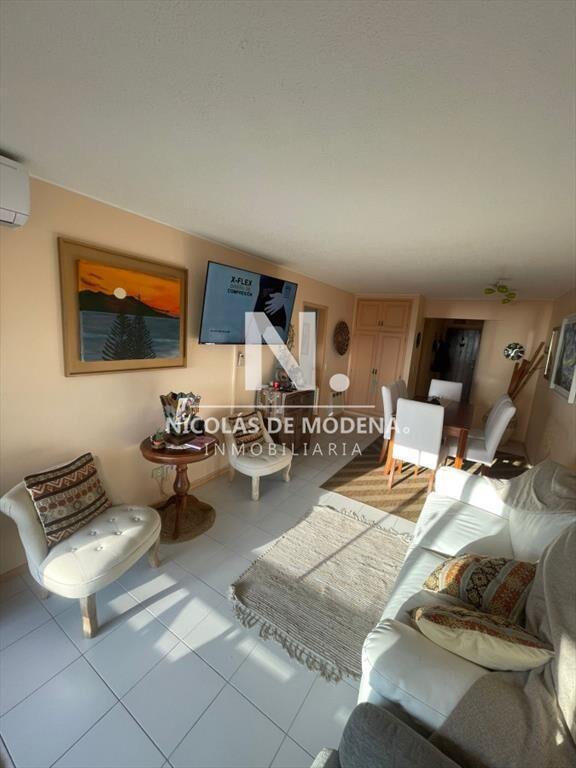 Vende apartamento de 2 dormitorios con agradable