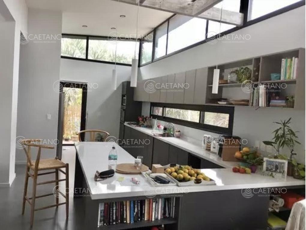 Venta Casa 3 Dormitorios 3 Baños - Zona Punta