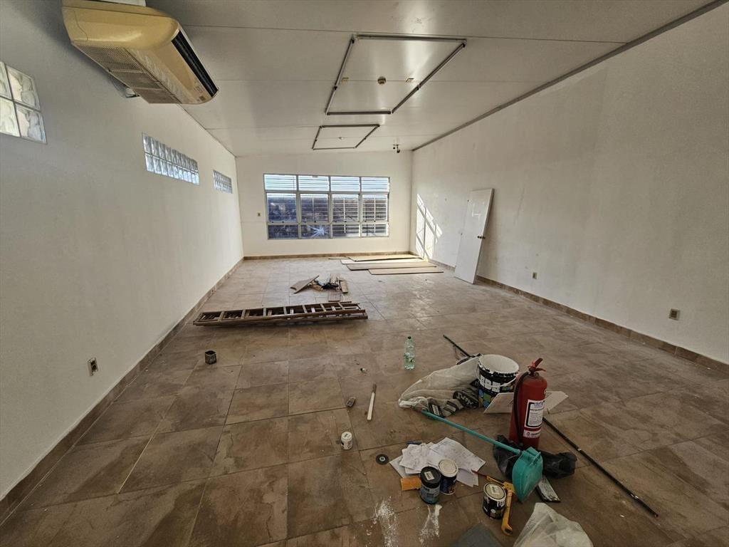 Paysandu y Vazquez, entrada camionetas, 3 plantas, 531 m2 !