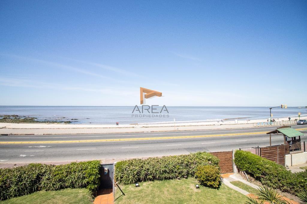 Con el mar a sus Pies..Venta/Casa/Punta Gorda