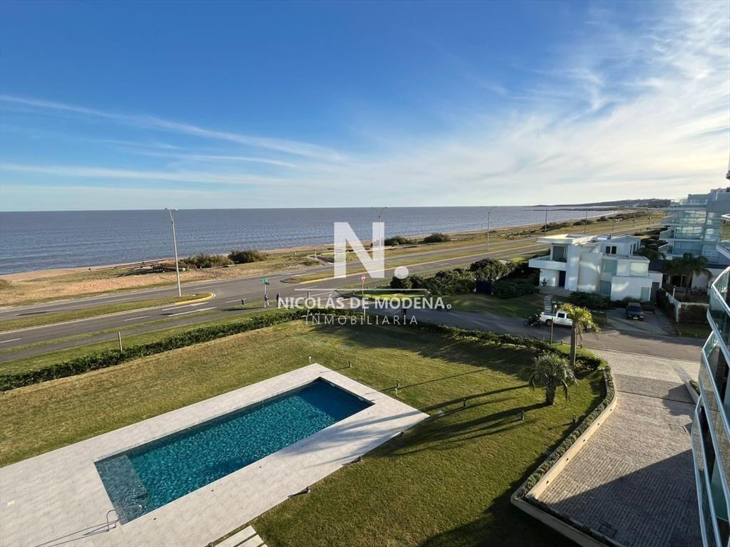 Apartamento de 2 dormitorios en Playa Mansa , Punta del est