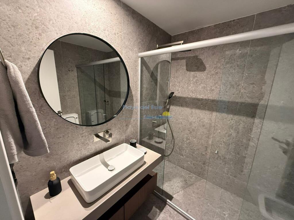Apartamento en Venta de 3 dormitorios en Punta ,