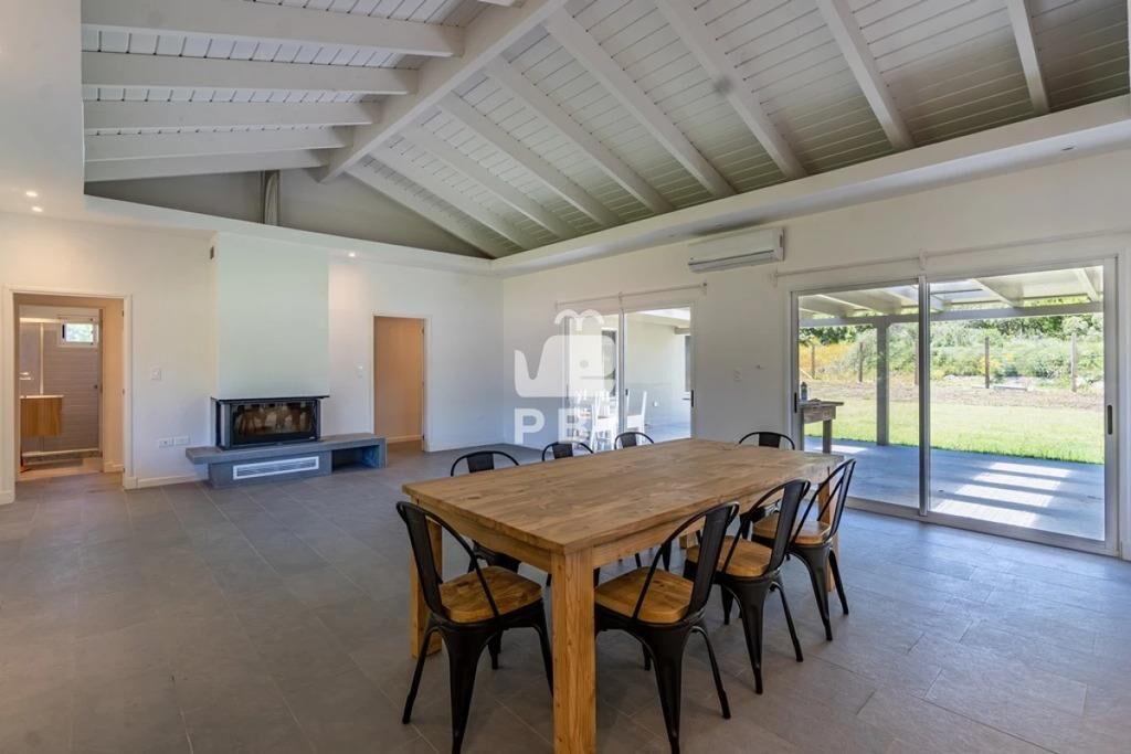 Casa 4 DORMITORIOS en Camino Lussich, Punta - Ref