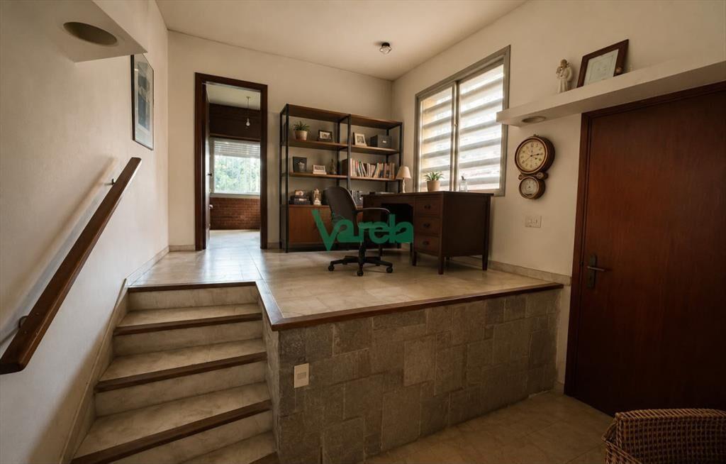 Venta de gran casa en parque Batlle de 5 dormitorios