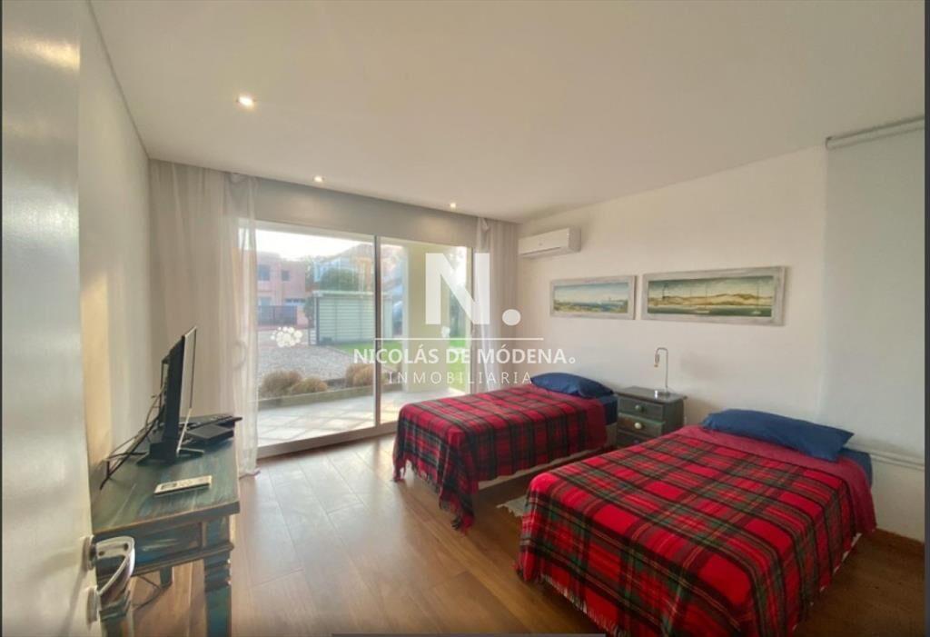 Venta de Casa 4 DORMITORIOS en Punta del Este,