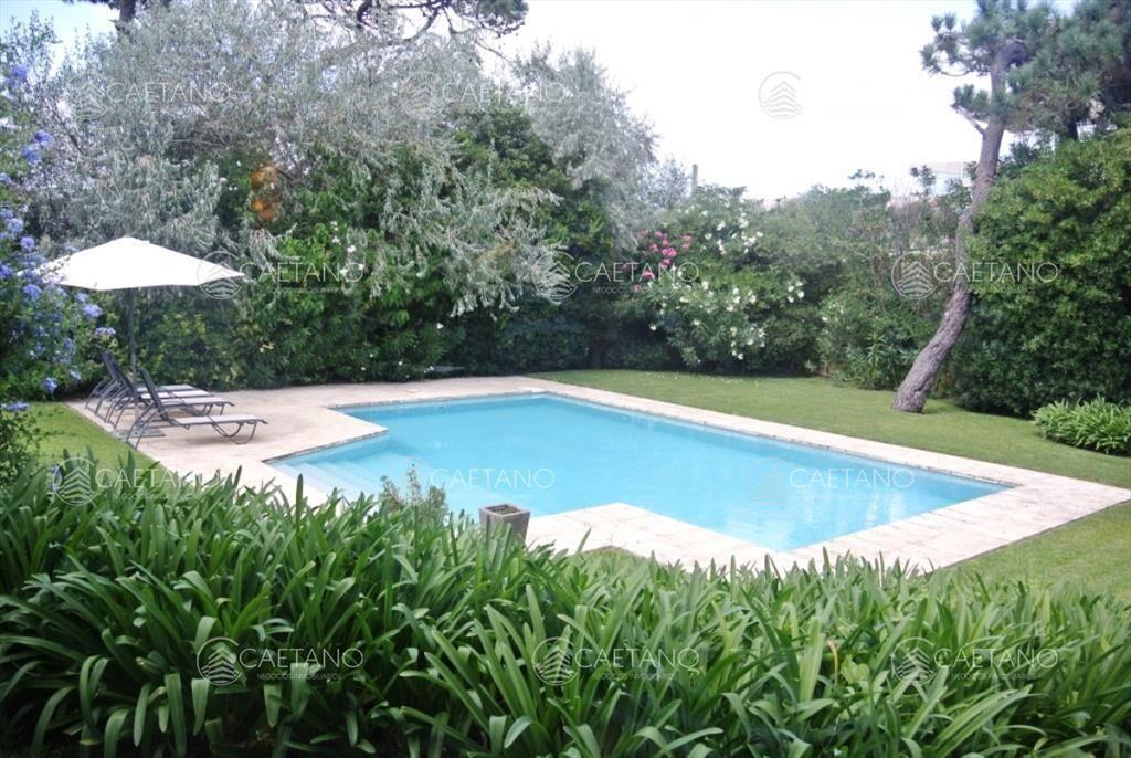 Casa en venta de 5 dormitorios a metros del mar