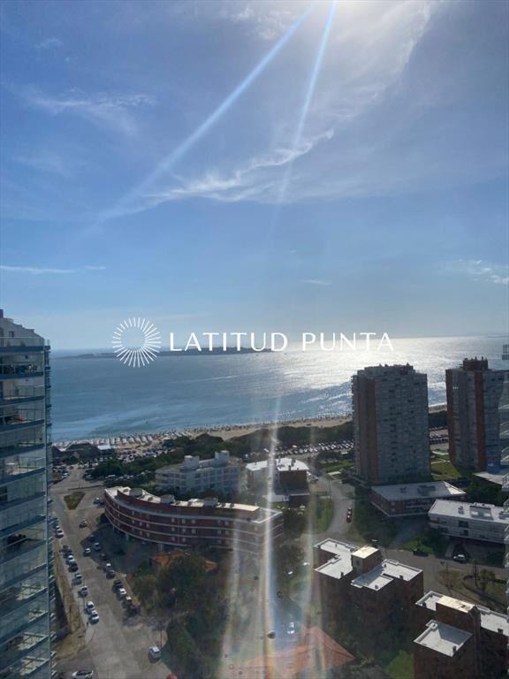 Piso alto en Mansa, 2 dormitorios y parrillero