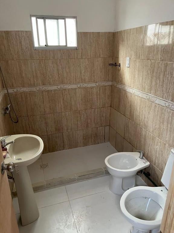 Alquiler Casa 3 dormitorios con amplio patio y sin gastos c