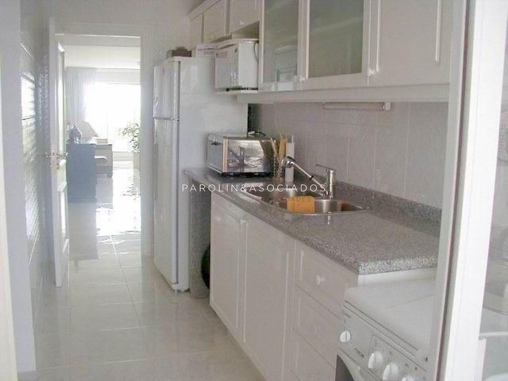Apartamento de 3 dormitorios en Coral Tower, del