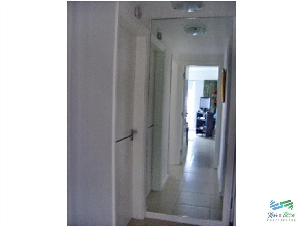 Apartamento de 3 dormitorios con muy buenos en en