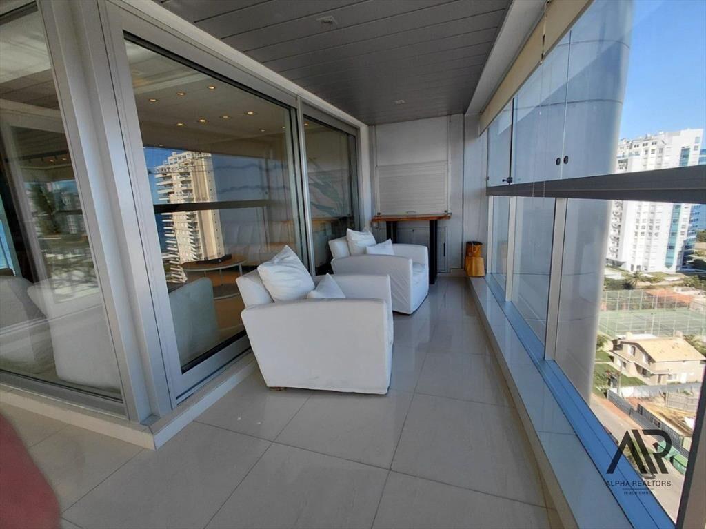 Apartamento en venta c/ cochera en Playa Mansa