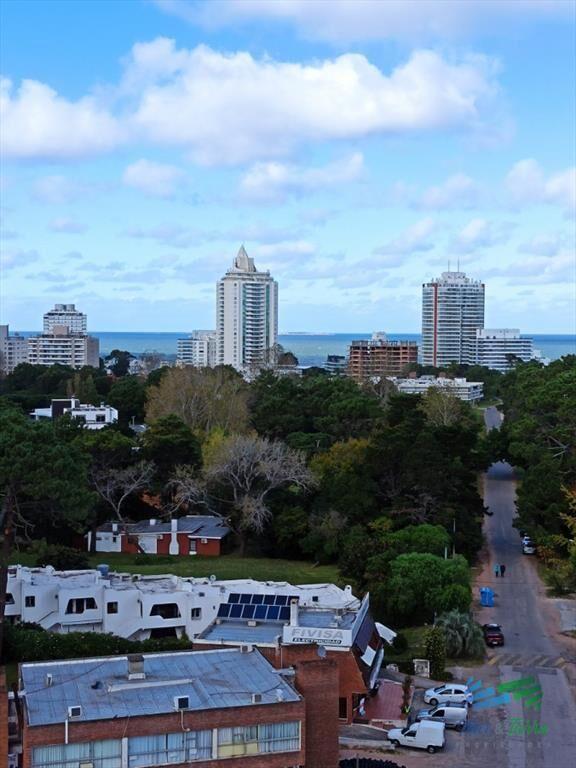 En venta apartamento de dos dormitorios a en del