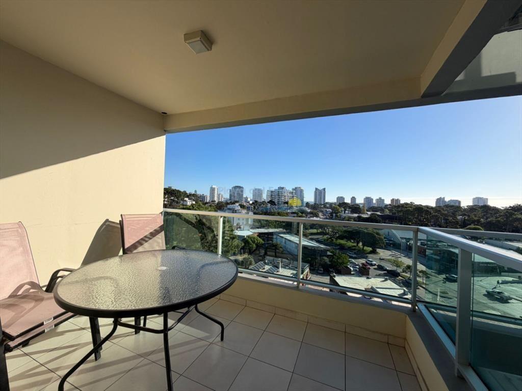 Apartamento en alquiler anual de 1 dormitorio en