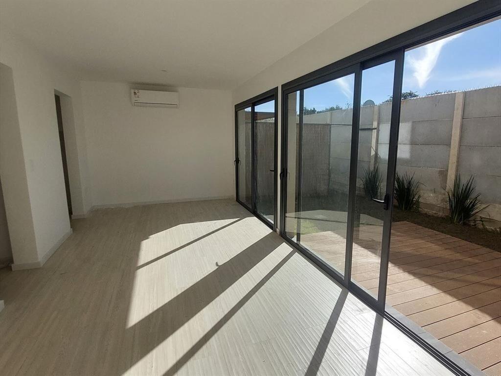 VENTA CASA CARRASCO NORTE 2 DORMITORIOS COCHERA CON RENTA