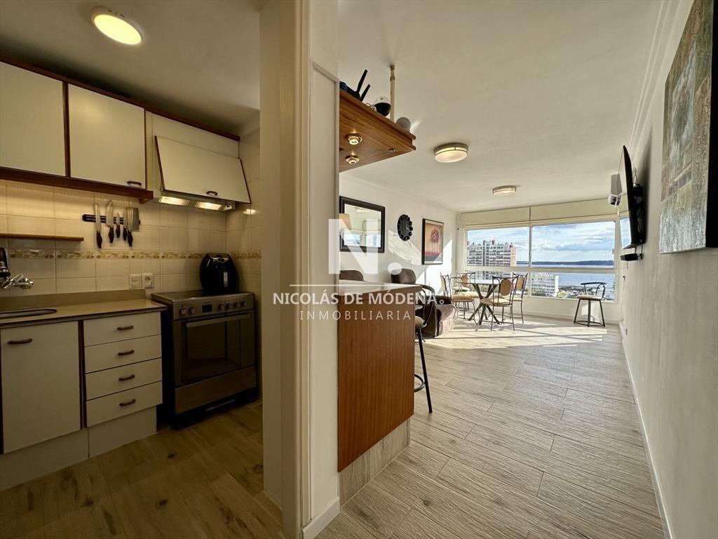Apartamento en venta de dos dormitorios en Punta del Este