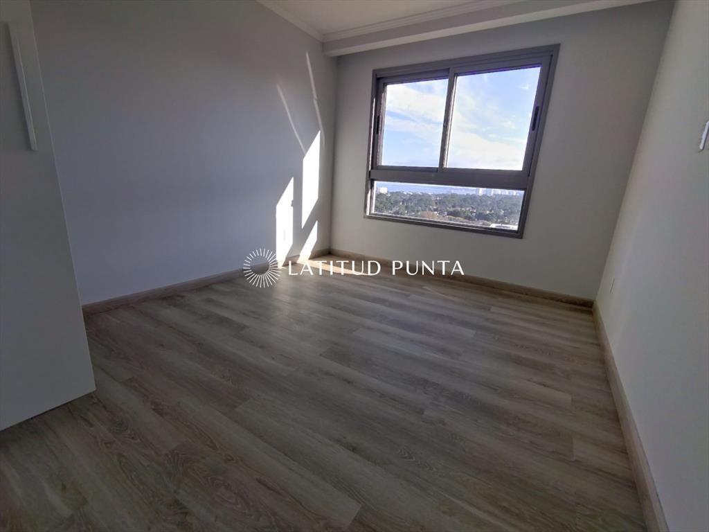 Apartamento en Roosevelt, 1 dormitorio, piso alto