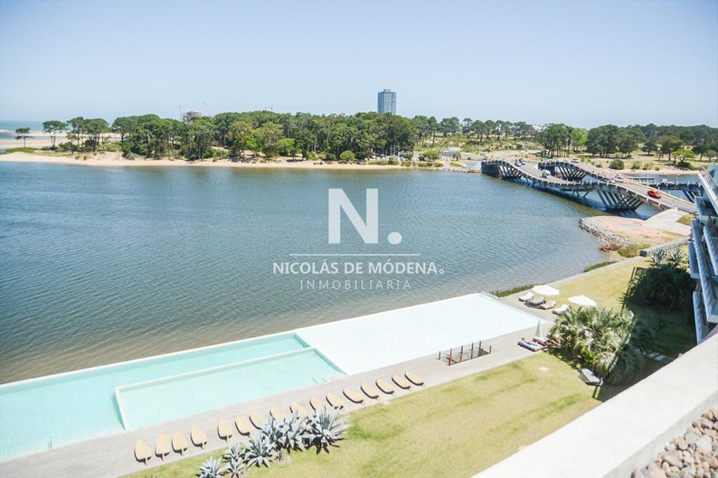 En venta pent-house en Punta del Este de 4 dormitorios