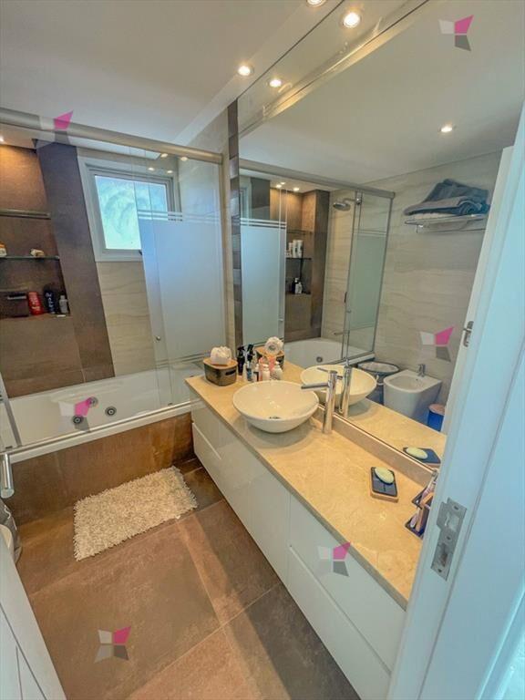 VENTA DE APARTAMENTO DE 3 DORMITORIOS Y SERVICIO