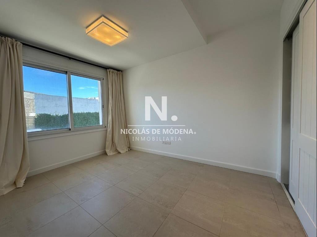 Apartamento de 3 dormitorios y 3 baños