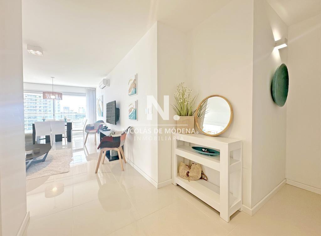 Vende apartamento de 2 dormitorios con losa radiante, garaj