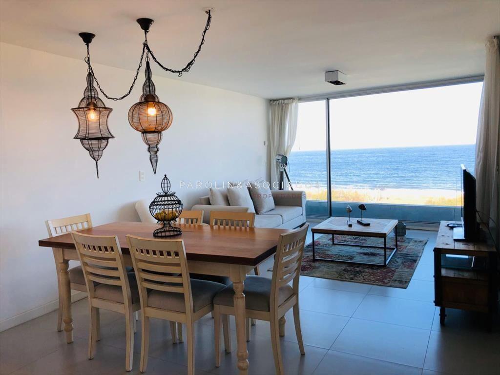 Apartamento en venta en primera línea, edificio