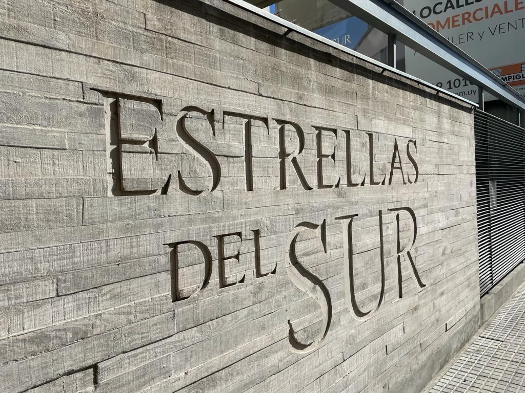 Venta con renta apto 2 dormitorios con garaje en Estrella...