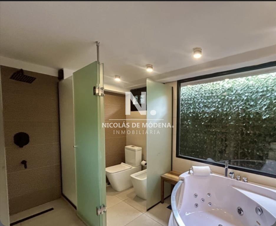 En venta casa de 5 dormitorios con piscina y en