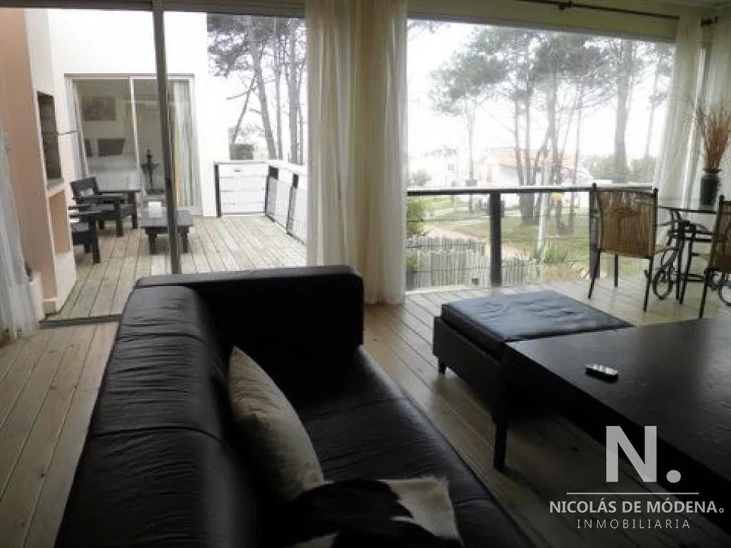 Venta casa 5 dormitorios Montoya La Barra