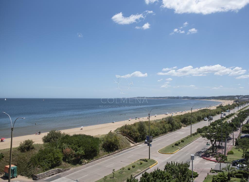 Vende hermoso Penthouse en Playa Mansa con azotea