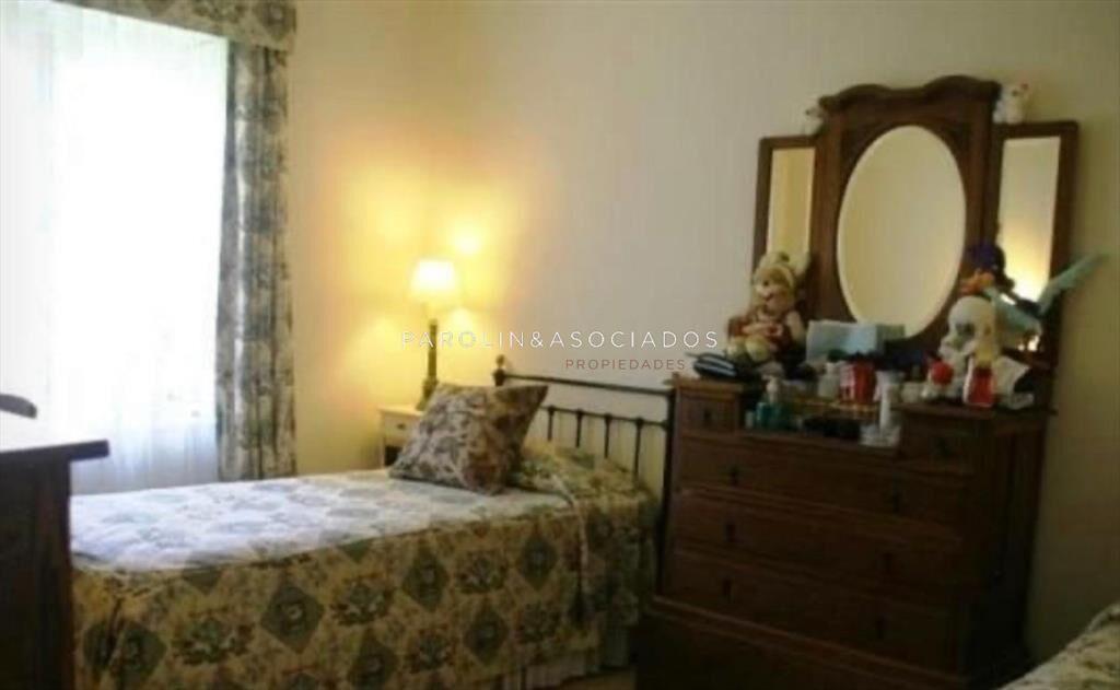 CASA EN VENTA DE 4 DORMITORIOS EN LA BARRA