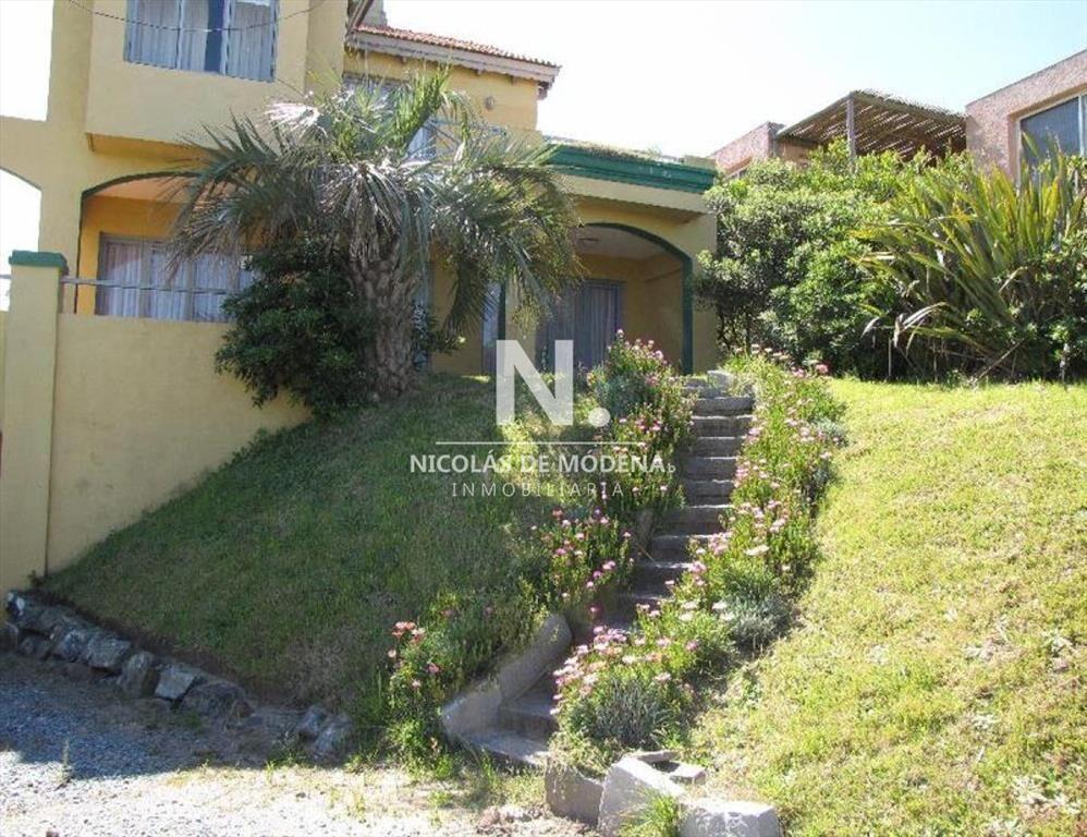 En venta casa de 4 dormitorios, primera lÃnea -