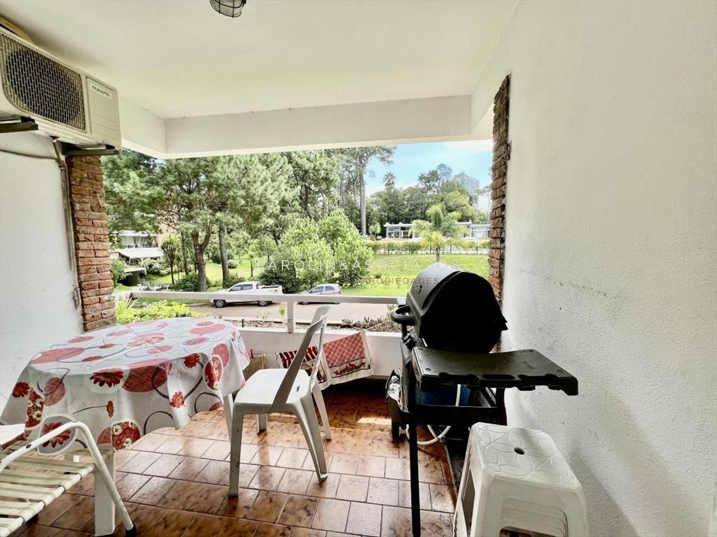 Apartamento en venta de 2 Dormitorios Coral, Punta Del Este