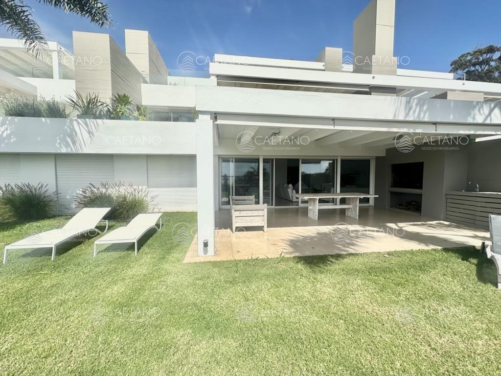 Venta Departamento - 3 Dormitorios - Parrillero y