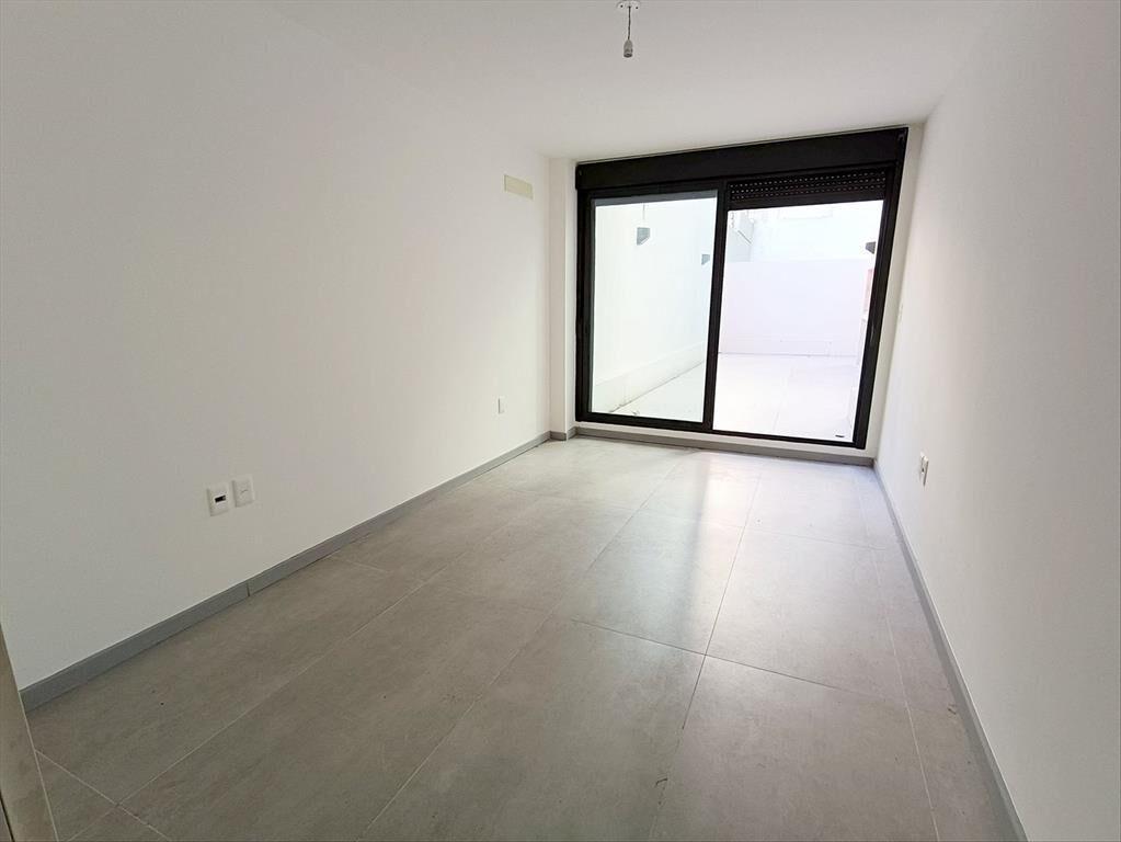 Apartamento venta primer piso con patio garaje 1 dormitorio