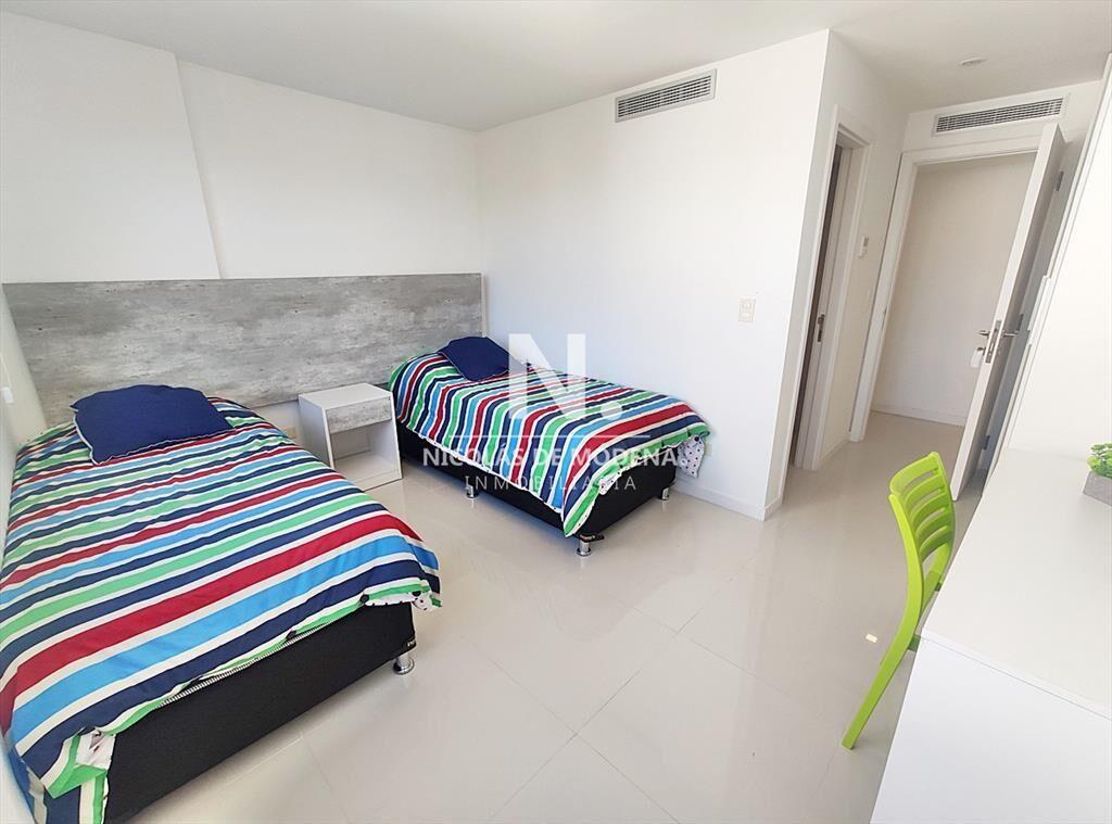 Penthouse frente al mar, categoría y