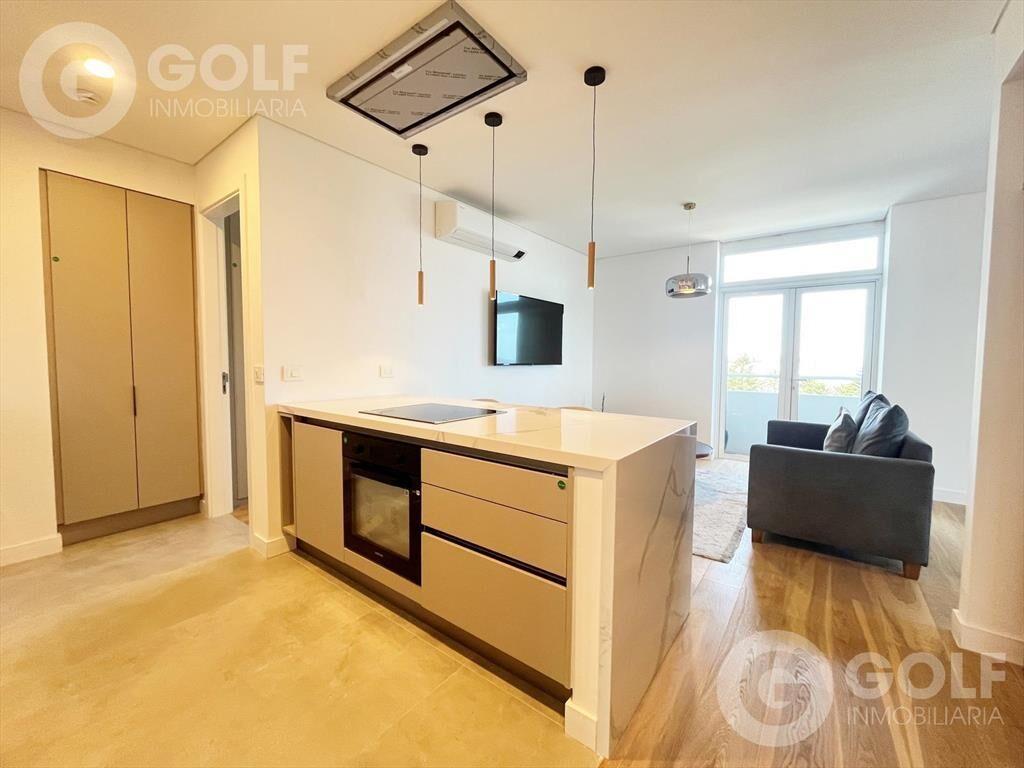 Venta de Apartamento de 4 Dormitorios en la Rambla de Carra