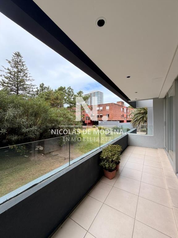 En venta apartamento de e Dormitorios en Mansa, Punta del E
