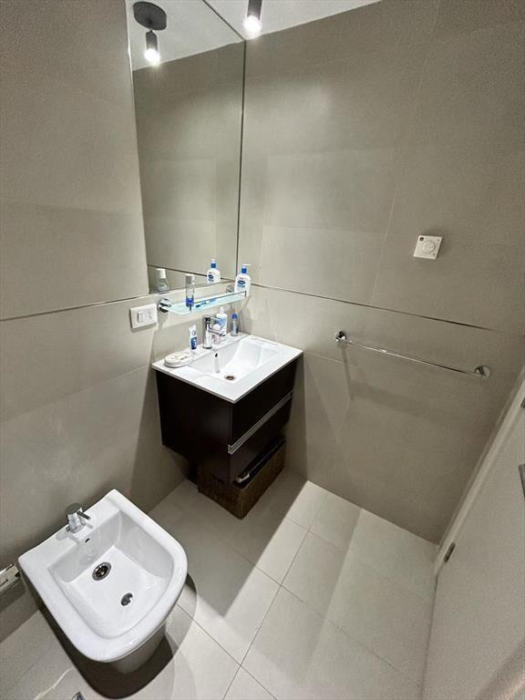 Próximo a rambla de Pocitos, Equipado, un dormitorio nuevo