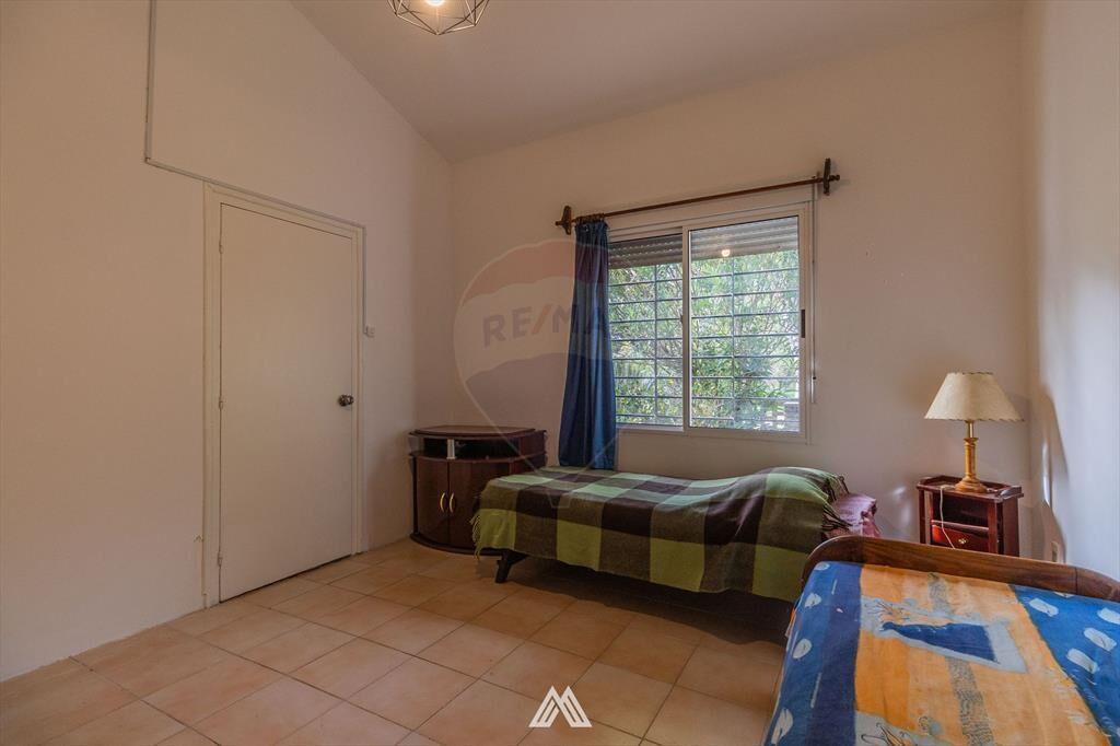 Venta casa dos dormitorios y garaje en San Luis