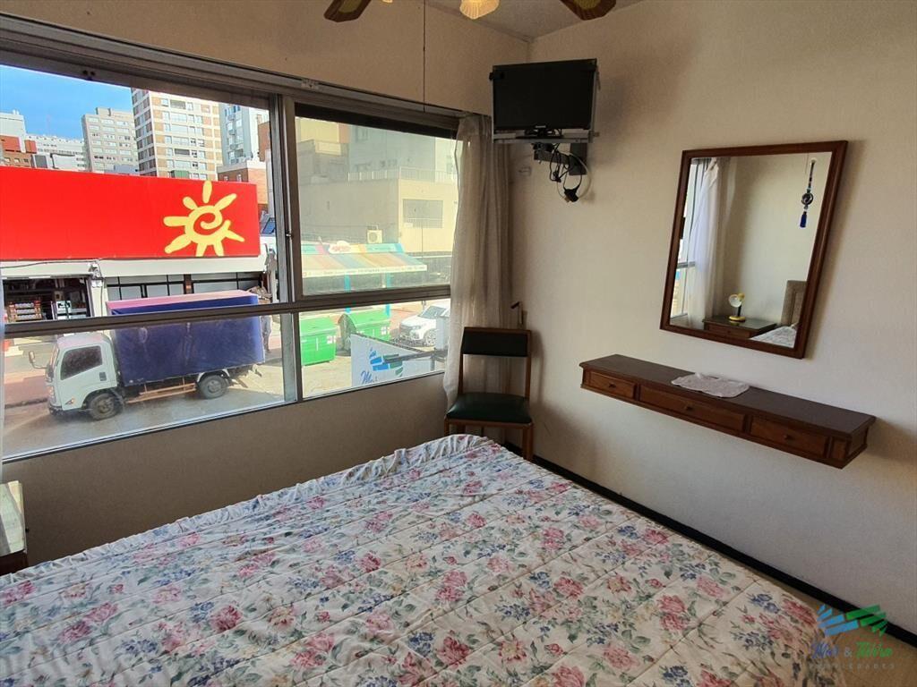 Venta de apartamento de 2 dormitorios en la de